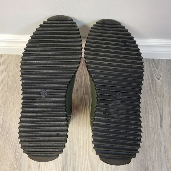 Joe Fresh Olive Green Chelsea Rain Ankle Boots with Black Soles - Picture 5 of 9